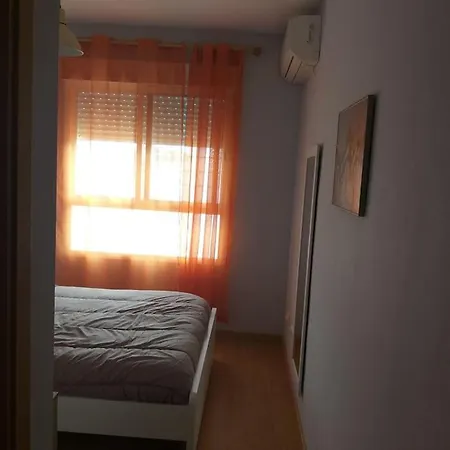 Luminoso Piso En Edificio De Canet De Berenguer